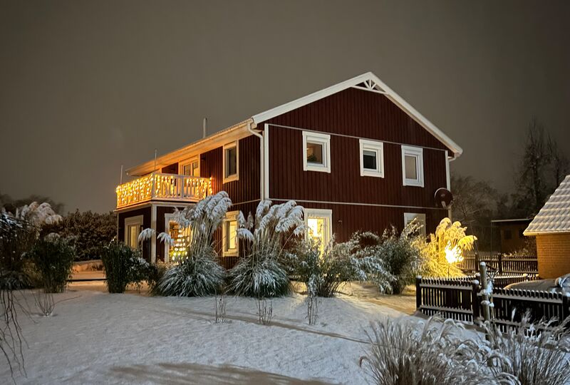 Berg Schwedenhaus Stadtvilla im  Schnee